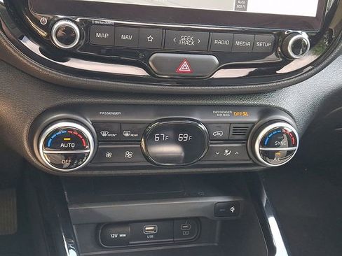 Certified 2023 Kia Soul EX FWD image 16