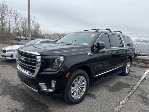 Used 2022 GMC Yukon XL SLT w/ SLT Luxury Package image 1