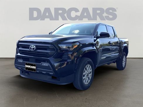 Used 2025 Toyota Tacoma SR5 AWD/4WD image 3