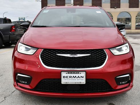 New 2026 Chrysler Pacifica Select FWD image 2
