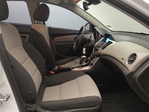 Used 2016 Chevrolet Cruze LS image 21