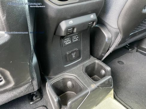 Used 2026 Jeep Wrangler Unlimited Rubicon AWD/4WD image 8