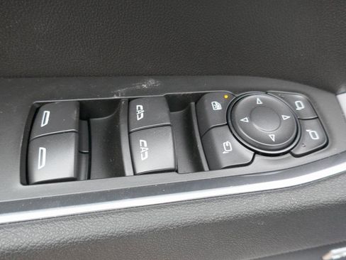 New 2026 GMC Sierra 1500 SLT image 16