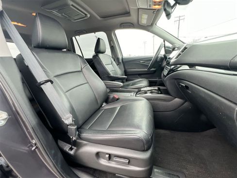Used 2017 Honda Pilot Touring image 21