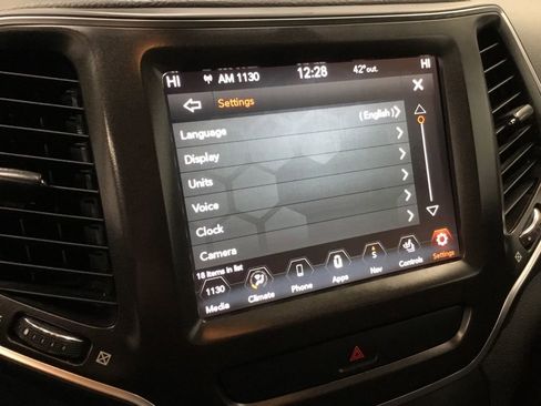 Used 2022 Jeep Cherokee Trailhawk w/ Trailer Tow Group image 29