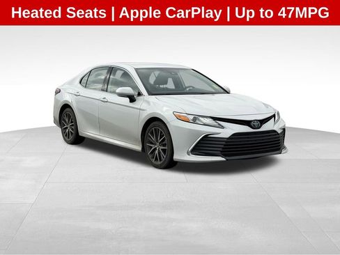 Used 2023 Toyota Camry XLE image 1