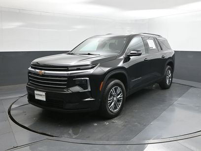 Used 2024 Chevrolet Traverse LT