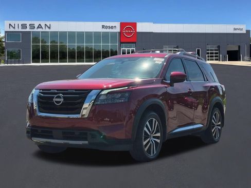 Used 2025 Nissan Pathfinder Platinum w/ Cargo Package FWD image 7