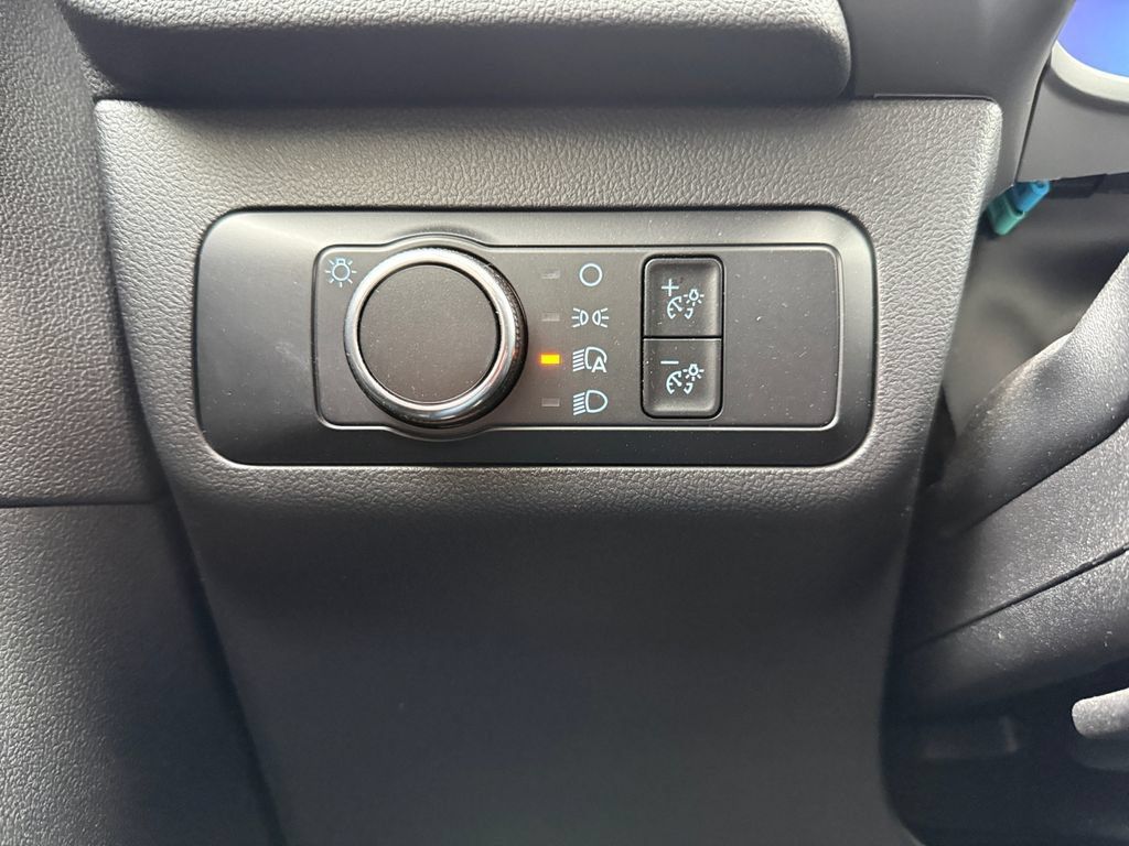 Used 2025 Ford Escape Active AWD/4WD image 17