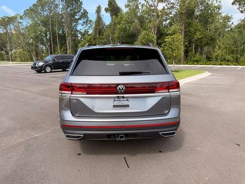 Used 2025 Volkswagen Atlas SE FWD image 10