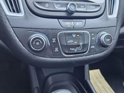 Used 2022 Chevrolet Malibu RS FWD image 13
