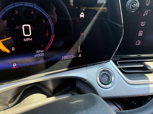 Used 2025 Chevrolet Trax LT image 39