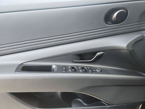 New 2026 Hyundai Elantra SEL Sport FWD image 21
