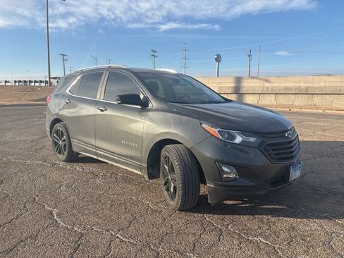 Used 2021 Chevrolet Equinox LT image 1