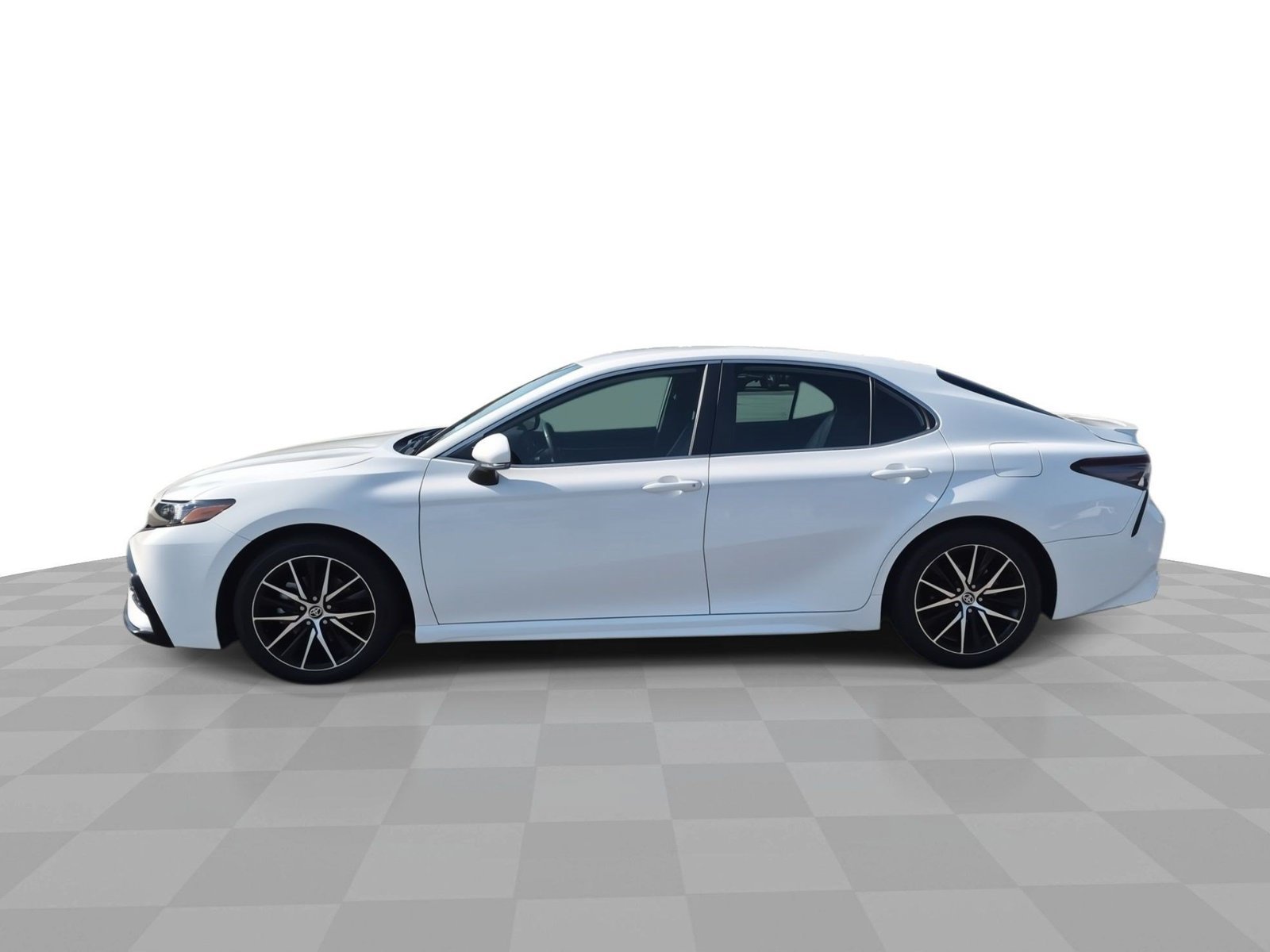 Used 2022 Toyota Camry SE FWD image 5