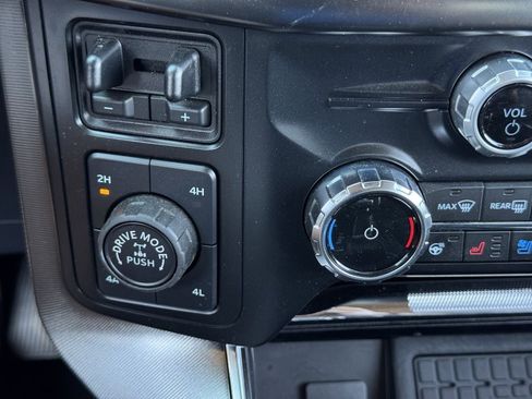 Used 2024 Ford F150 Platinum w/ FX4 Off-Road Package image 20