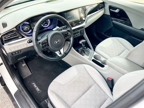 Used 2020 Kia Niro LXS image 37