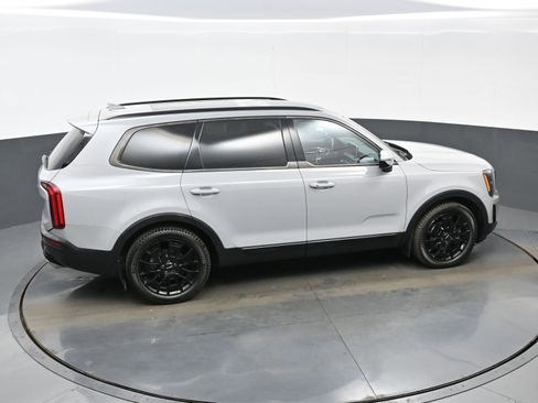 Used 2022 Kia Telluride SX w/ SX Prestige Package image 46