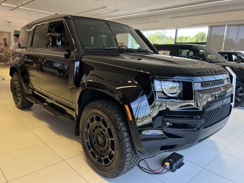 New 2026 Land Rover Defender 110 OCTA AWD/4WD image 7