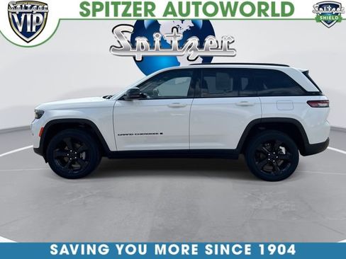 Used 2024 Jeep Grand Cherokee Altitude AWD/4WD image 6