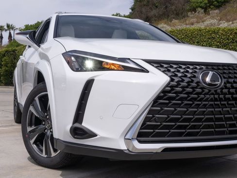 New 2026 Lexus UX 300h FWD image 5