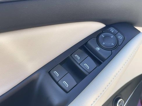 Used 2023 Buick Enclave Essence w/ Experience Buick Package image 15