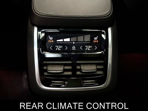 Used 2024 Volvo XC90 B6 Plus w/ Protection Package Premier AWD/4WD image 18