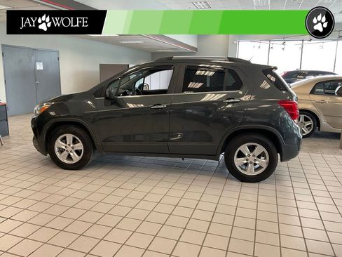 Used 2019 Chevrolet Trax LT w/ Driver Confidence Package FWD image 4