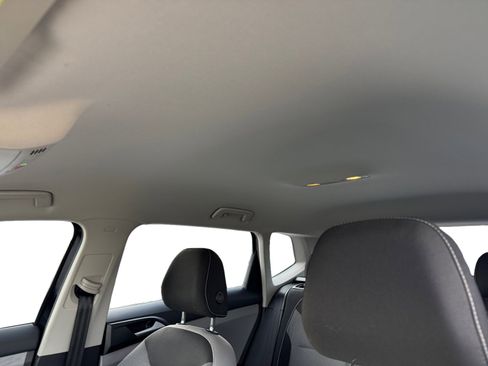 Certified 2022 Volkswagen Taos S image 6