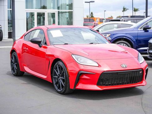 Used 2023 Toyota GR86 Premium RWD image 3