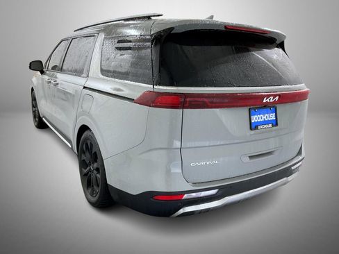 Used 2023 Kia Carnival SX Prestige FWD image 7