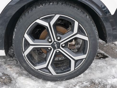 Certified 2023 Kia Niro EX Touring image 5