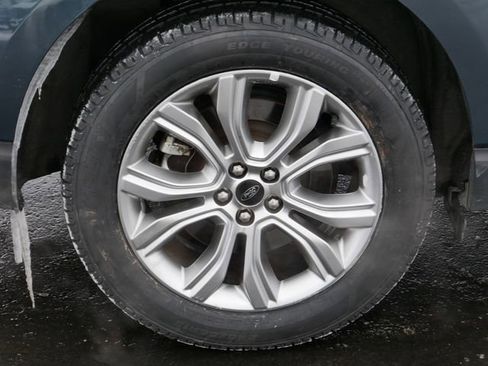 Certified 2024 Ford Edge Titanium image 5