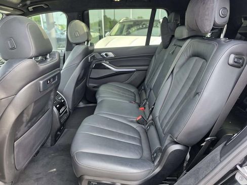 Used 2021 BMW X7 xDrive40i w/ M Sport Package AWD/4WD image 10