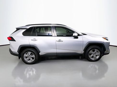 Used 2022 Toyota RAV4 XLE image 3