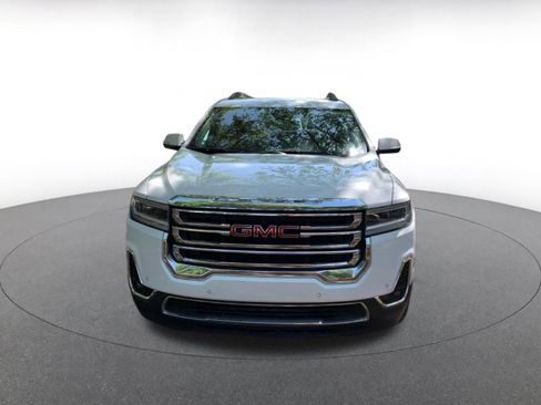 Used 2023 GMC Acadia SLT image 2