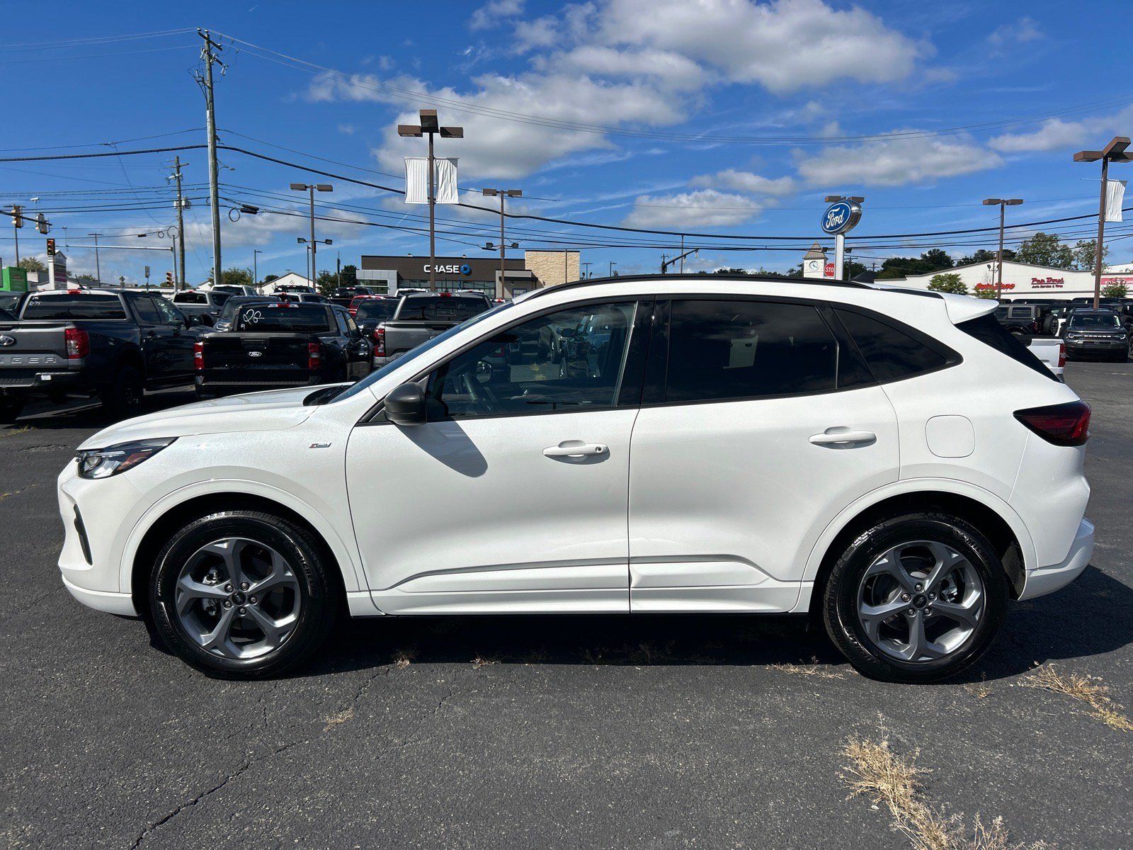 Certified 2023 Ford Escape ST-Line w/ Tech Pack #1 AWD/4WD image 4