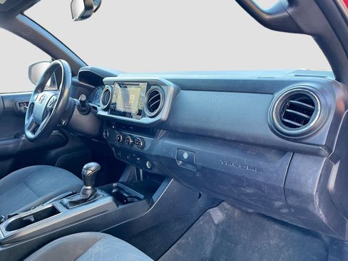 Used 2016 Toyota Tacoma TRD Sport image 27