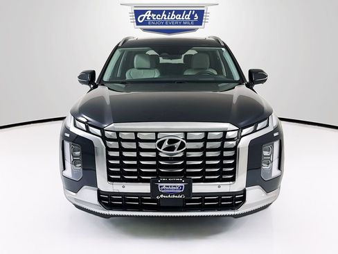 Used 2024 Hyundai Palisade Calligraphy image 2