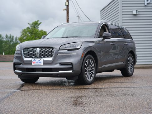 Used 2023 Lincoln Aviator Reserve w/ Elements Package Plus AWD/4WD image 8