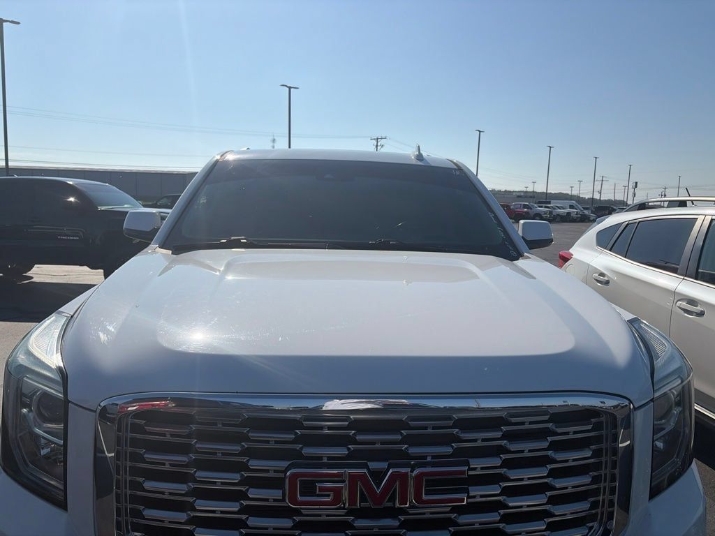 Used 2018 GMC Yukon XL Denali w/ Denali Ultimate Package AWD/4WD image 4
