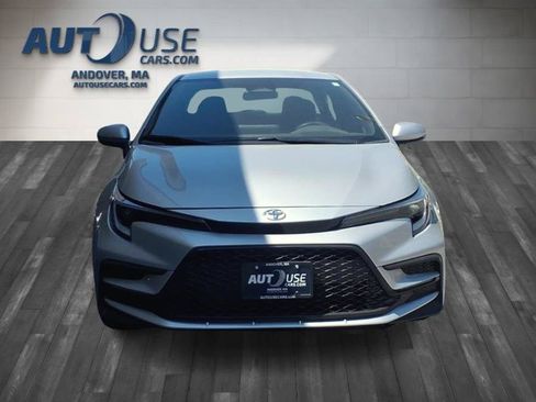 Used 2025 Toyota Corolla SE FWD image 2