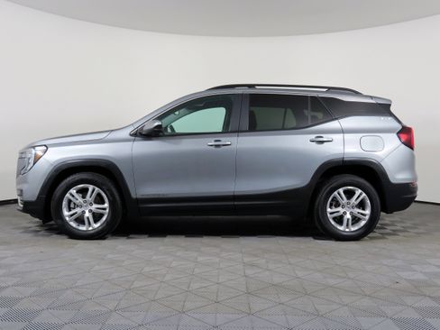 Used 2023 GMC Terrain SLE w/ Driver Convenience Package image 37