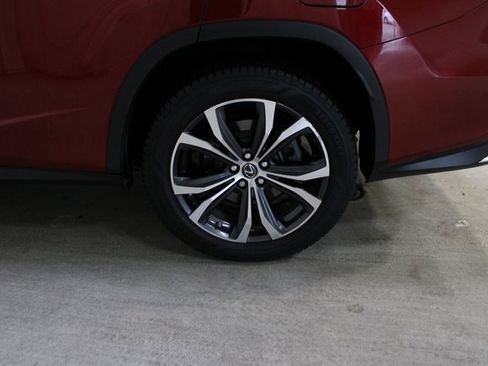 Used 2019 Lexus RX 350L Premium w/ Premium Package image 10