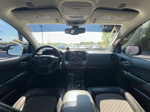 Used 2020 Chevrolet Colorado Z71 AWD/4WD image 2