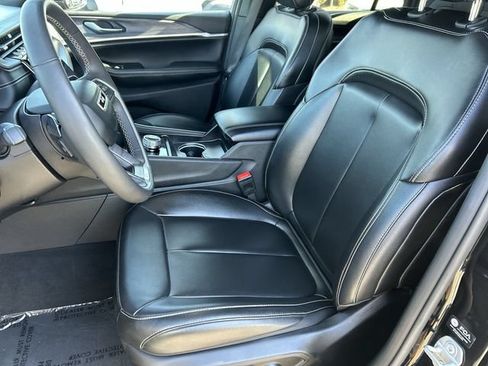 Used 2024 Jeep Grand Cherokee Limited RWD image 18