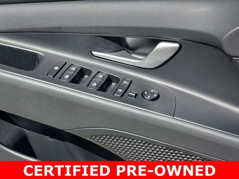 Used 2025 Hyundai Elantra Limited FWD image 27