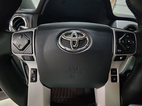 Used 2019 Toyota Tundra Platinum AWD/4WD image 38