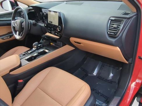 Used 2025 Lexus NX 250 FWD w/ Towing Package (2000 Lbs) image 23
