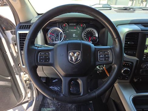 Used 2018 RAM 1500 SLT AWD/4WD image 31